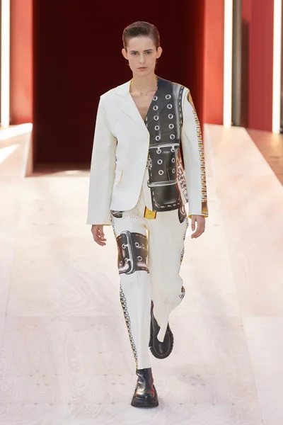 Look 7